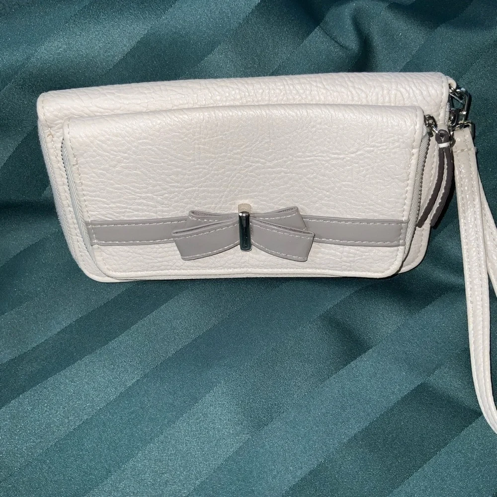 Jessica Simpson Taupe Bow Back Zip Wallet Wristlet 8” X 4.5” X 1” NWOT